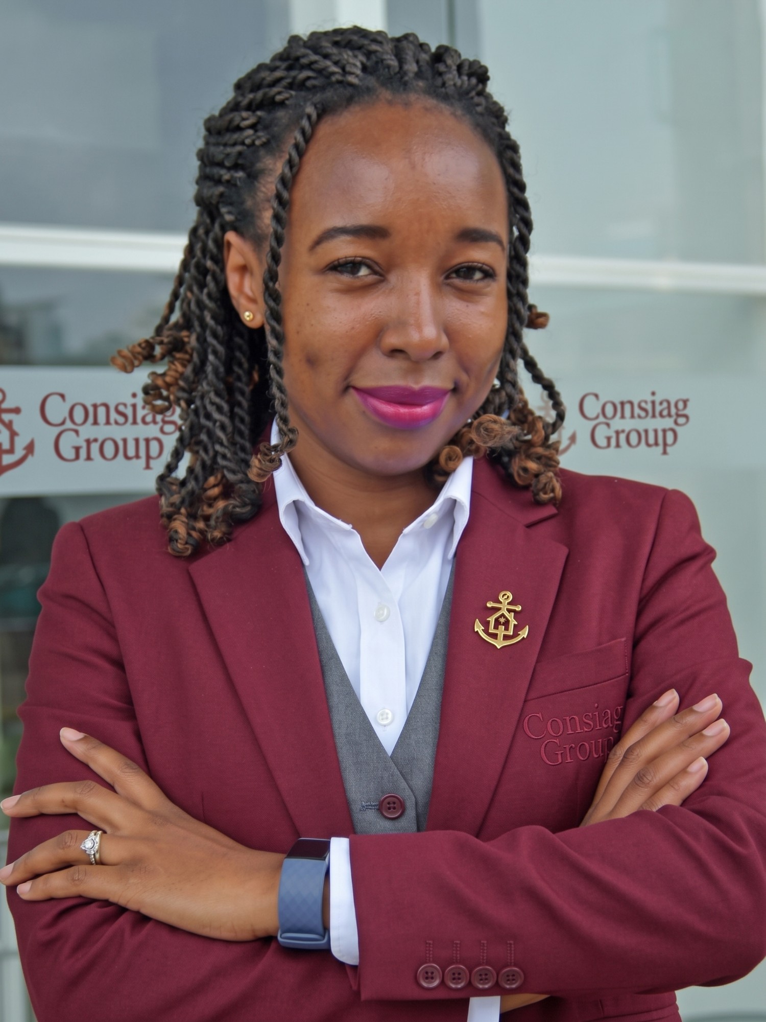 Portrait of Liz Lenjo